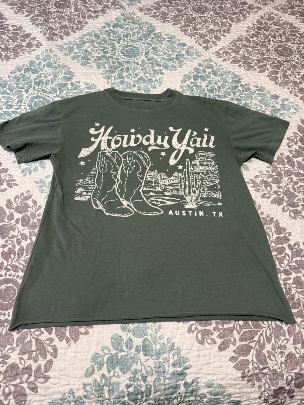 Austin TX "Howdy Y'all" Green Graphic Tee